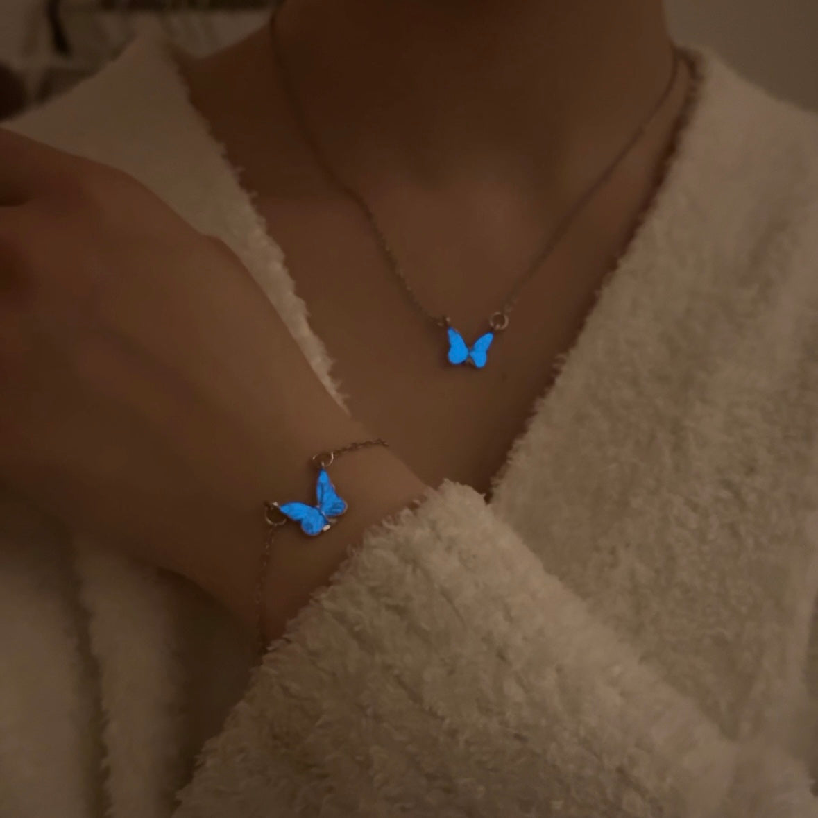 【暗闇で光る】蝶のアクセサリー